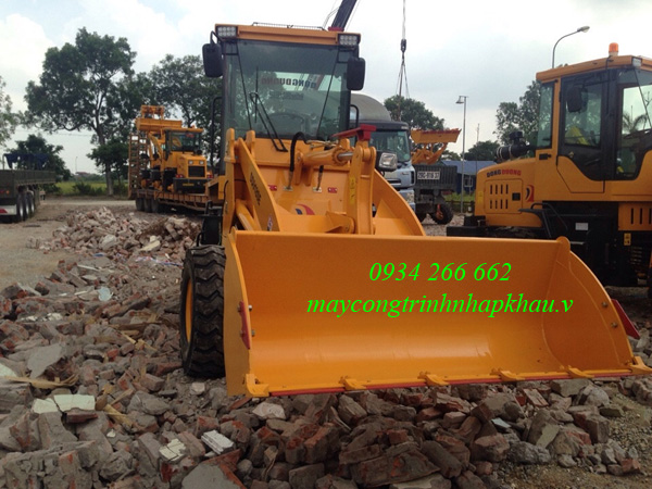 XE XUC LAT TRUNG QUOC GAU 0.6M3 MODEL 918S