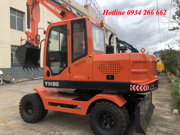 Máy xúc đào bánh lôp gầu 0,23m3 hiệu CAMPHOR
