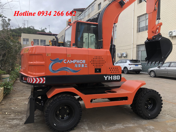 Máy xúc đào bánh lôp gầu 0,23m3 hiệu CAMPHOR
