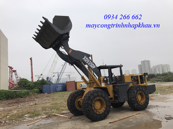 Máy xúc lật chui hầm Xiandai đổ nghiêng gầu 1.7m3