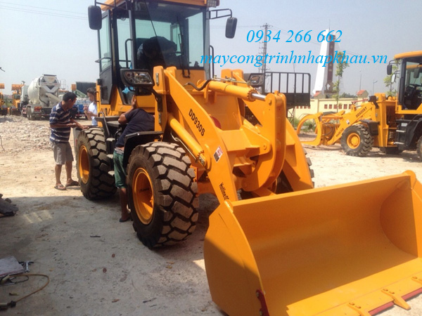 XE XUC LAT GAU 1.2M3 TRUNG QUOC