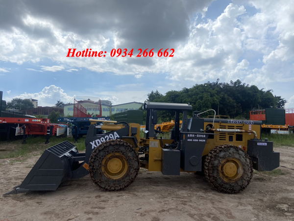 máy xúc lật chui hầm hiệu XIANDAI Model XD929A