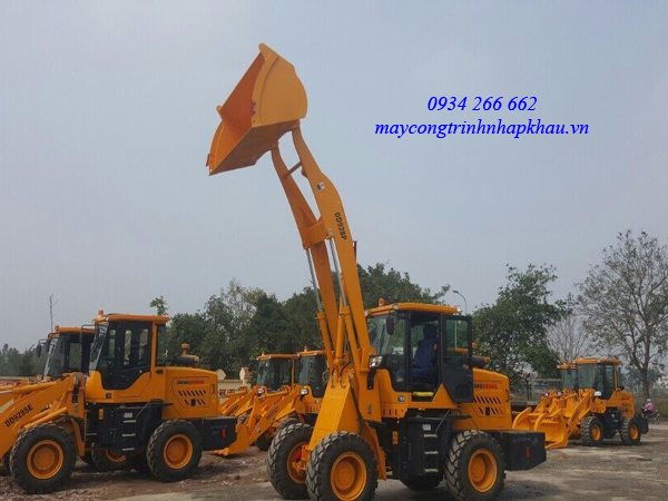 máy xúc lật trung quốc đổ cao 4.5m trung quốc model DD928SP