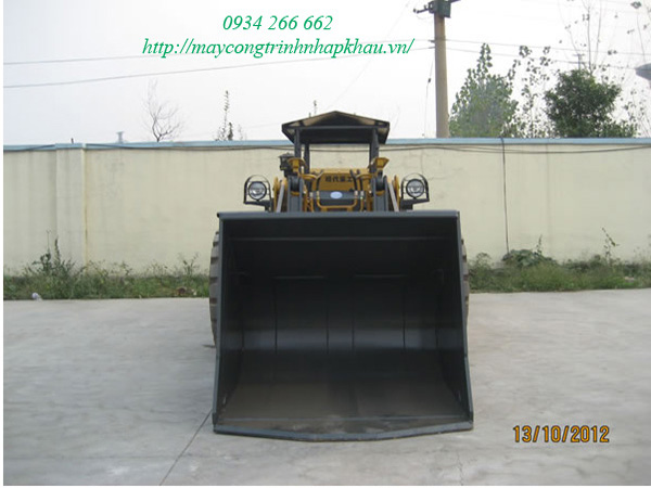 Máy xúc lật chui hầm gầu 1.8m3 model XD926