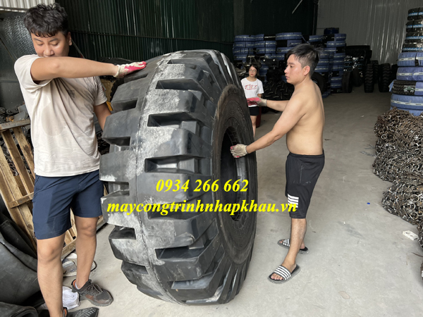 Lốp xúc lật 23.5-25 L5 nhãn hiệu ARMOUR