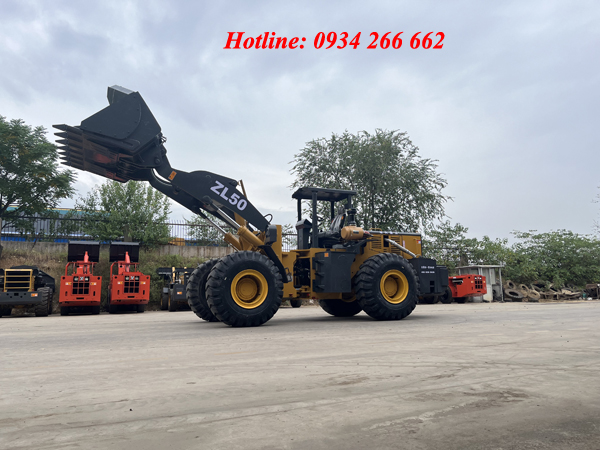 MÁY XÚC LẬT CHUI HẦM XIANDAI MODEL ZL50 GẦU 3M3