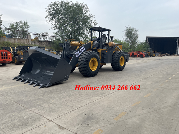 MÁY XÚC LẬT CHUI HẦM XIANDAI MODEL ZL50 GẦU 3M3