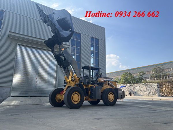 MÁY XÚC LẬT CHUI HẦM XIANDAI MODEL ZL50 GẦU 3M3