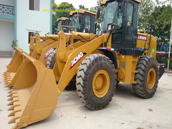 Máy xúc lật XCMG gầu 3m3 model LW500FN