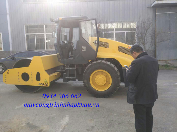 XE LU RUNG 8 TẤN MỘT BÁNH THÉP TRUNG QUỐC