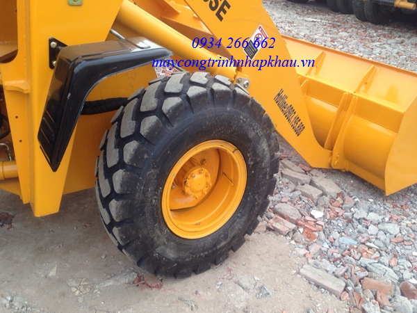 XE XUC LAT TRUNG QUOC GAU 5 TAC