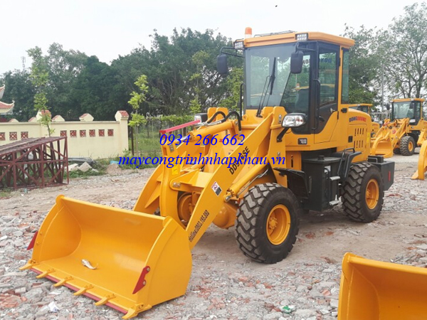 XE XUC LAT TRUNG QUOC GAU 5 TAC