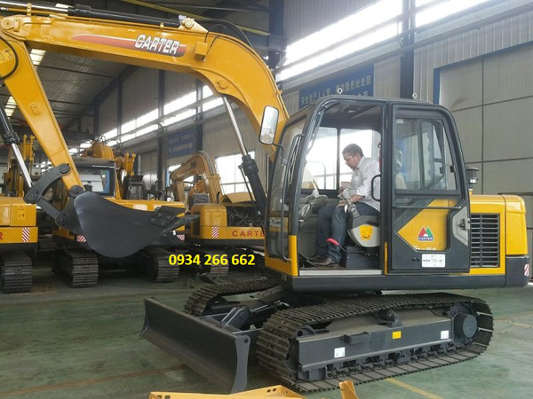Máy xúc đào bánh xích mini trung quốc gầu 0.24m3