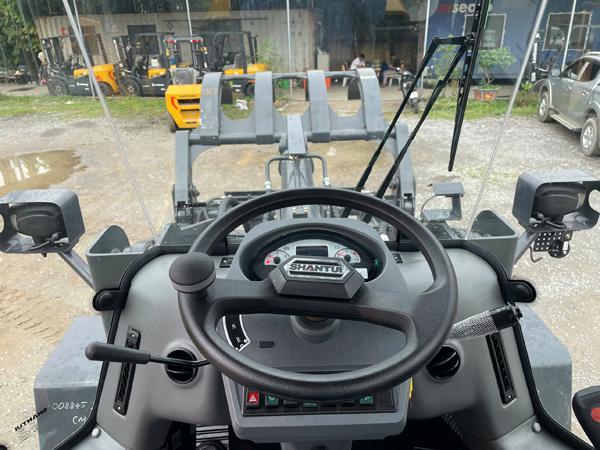 MÁY XÚC LẬT KẸP GỖ HIỆU SHANTUI MODEL L36-B3