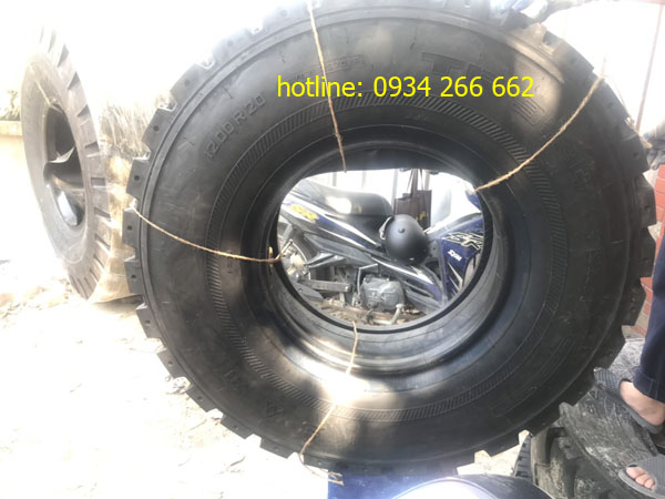 Giá bán lốp xe tải hiệu tam giác 1200R20 gai mỏ TT919