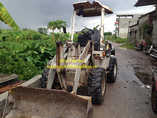 máy xúc lật bãi gầu 0.3m3 nhật bản