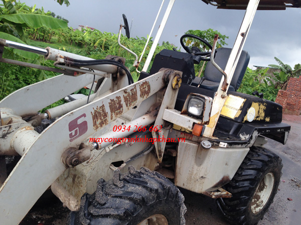 máy xúc lật bãi gầu 0.3m3 nhật bản